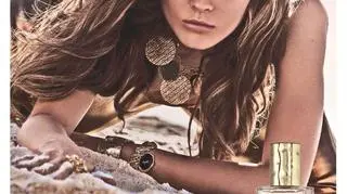 Monika Jagaciak reklamuje perfumy YSL Saharienne