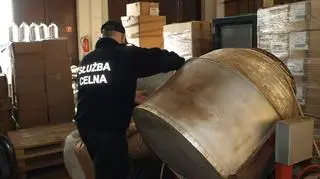 W magazynie pracowały cztery osoby