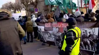Uczestnicy marszu upamiętniali między innymi kapitana Romualda Rajsa "Burego"