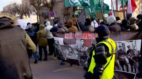 Uczestnicy marszu upamiętniali między innymi kapitana Romualda Rajsa "Burego"