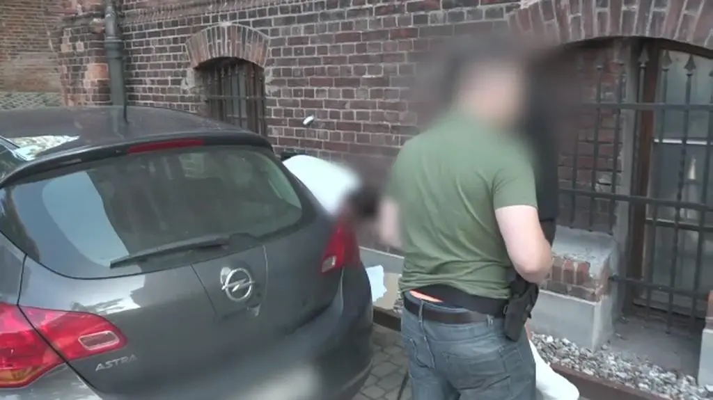 Przepraszam tę kobietę bo niechcący na nią wpadłem