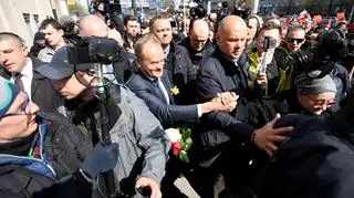 Warszawa: Donald Tusk w prokuraturze