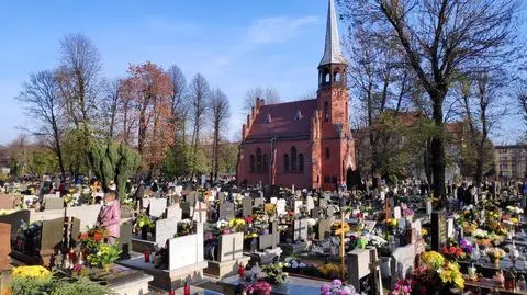 Zasiłek pogrzebowy dla nowej grupy uprawnionych. Senat skierował projekt do Sejmu