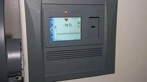 Szczepionki przeciw COVID-19 muszą być przechowywane w ultra zimnej temperaturze 