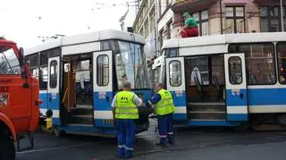 Tramwaj wykoleił się na skrzyżowaniu Krupniczej i Kazimierza Wielkiego