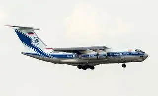 Rosyjski samolot transportowy Ił-76 (na zdjęciu w wersji używanej przez cywilne linie lotnicze Wołga-Dniepr)