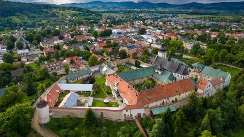 PiS local councillor recites old religious hymn as region scraps anti-LGBT resolution