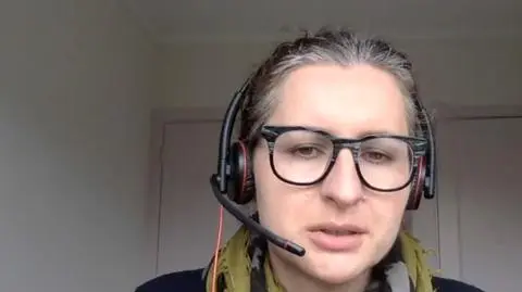 "Tyle znaków zapytania". Problemy polskich wyborców w Holandii 