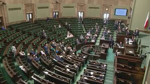 The opposition wants information on Beata Szydłos activities