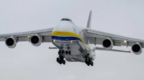Na łódzkim lotnisku wylądował największy samolot transportowy świata