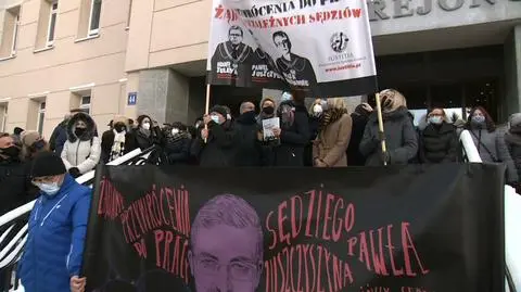 Demonstracja poparcia w obronie sędziego Juszczyszyna