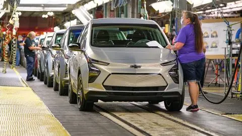 Gigant wycofuje do naprawy wszystkie swoje elektryczne auta. Zagrożenie pożarem