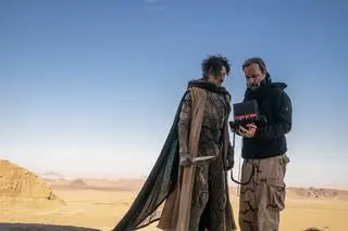 Timothée Chalamet i Denis Villeneuve na planie "Diuna: Część druga"