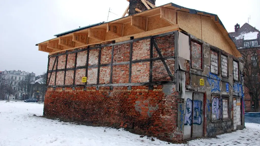 Zabytkowy budynek został zabezpieczony