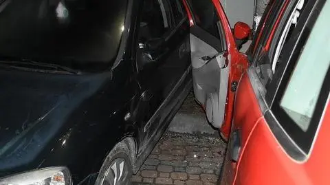 Podczas cofania najechał na, wysiadającego z auta, 73-latka 