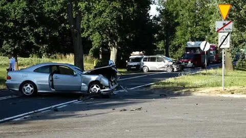 Wypadek dwóch aut. Sześć osób zostało rannych