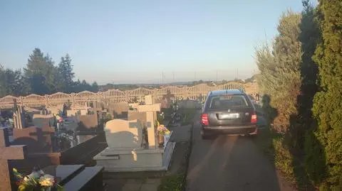 Kierowca próbował ukryć się pomiędzy nagrobkami