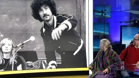 Jadwiga Staniszkis i Włodzimierz Czarzasty. Studio "Faktów po Faktach", na monitorze wyświetlane jest ich zdjęcie z 1981 r.