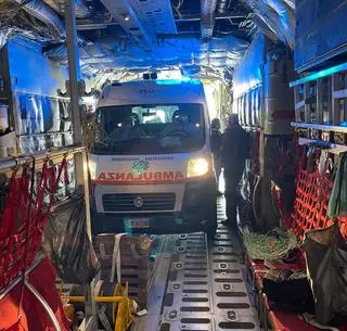 Karetka na pokładzie wojskowego samolotu C-130J