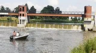 Pijany chciał wskoczyć do Odry przy Jazie Opatowickim