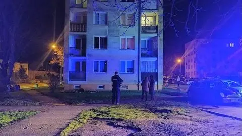Nocny pożar mieszkania. Straż: przyczyną mogły być zimne ognie