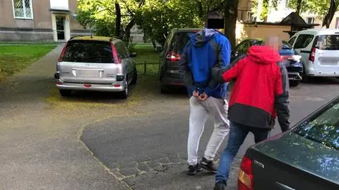Policjanci zatrzymali dwie osoby podejrzane o kradzież na ul. Olszewskiej