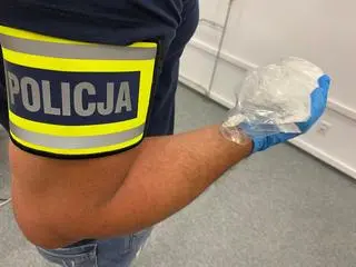 Podejrzani są o handel narkotykami