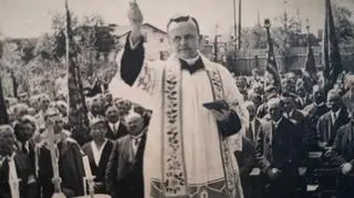 Ks. Stanisław Streich podczas nabożeństwa