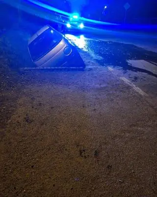 Pijany kierowca wjechał do rowu na ulicy Korabnickiej w podkrakowskiej Skawinie