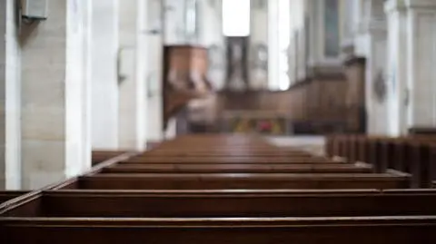 Pół roku więzienia za zakłócenie nabożeństwa. Skazany tłumaczył się "głupotą"