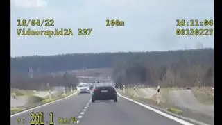 Kierowca miał na liczniku 201 kilometrów na godzinę  