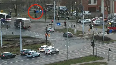 Jechali na czerwonym, wyprzedzali na przejściu dla pieszych. Nie wiedzieli, że są nagrywani