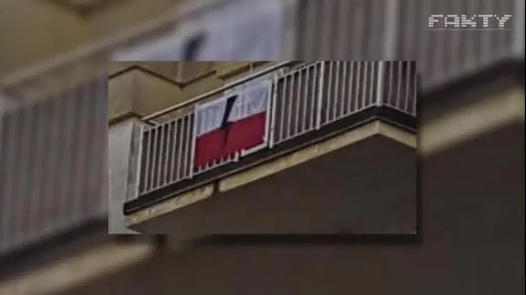 Policja bez nakazu zarekwirowała flagę