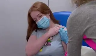 AstraZeneca i Pfizer testują szczepionkę na dzieciach