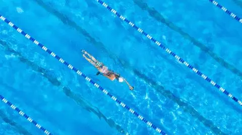 W Berlinie można kąpać się topless w publicznych basenach. Jest tylko jeden warunek