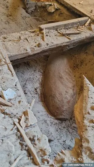 Bomba pod podłogą