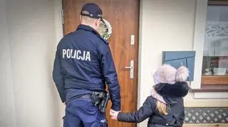 11-latka poprosiła o pomoc policjantów