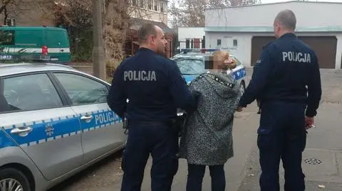 Harcerze sprzedawali znicze, by zarobić na letni obóz. Kobieta zabrała im pieniądze z kasetki