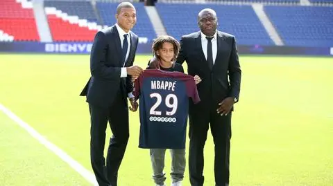 Nastoletni brat Kyliana Mbappe podpisał kontrakt z PSG