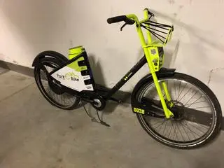 Zniszczone rowery miejskie w Krakowie