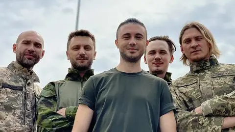 На війні він зафіксував "емоції, страх, бажання помсти".  "Війна як чорна діра, вона все проковтне"