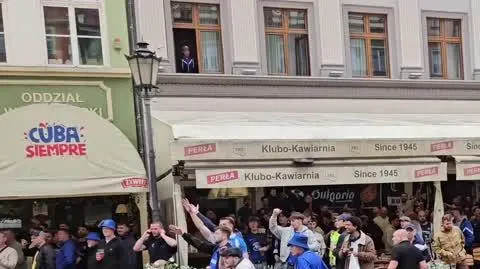 Starcia pseudokibiców z policją przed finałem Ligi Konferencji