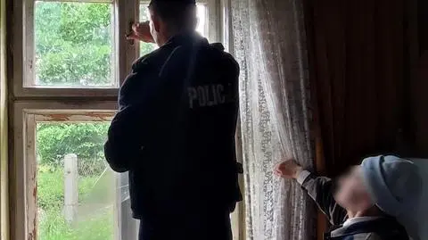 Policjant pomógł zabezpieczyć wybite okno