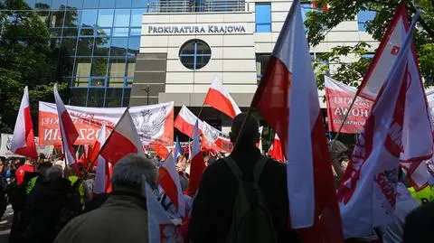 Tomasz Sakiewicz wezwany do prokuratury - protest