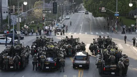Protesty w Los Angeles. Burmistrz miasta wprowadziła godzinę policyjną 