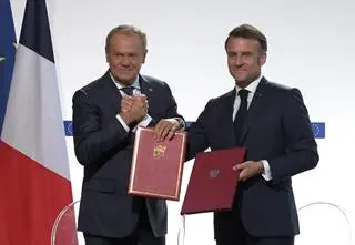 Tusk i Macron podpisali nowy traktat