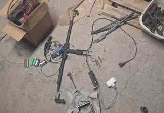 Konstruował własną bombę, a w domu miał potężny arsenał