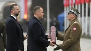 Prezydent wręczył odznaczenia i nominacje generalskie