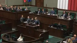 Najpierw expose, potem seria pytań. Premier odpowiada. Oglądaj transmisję