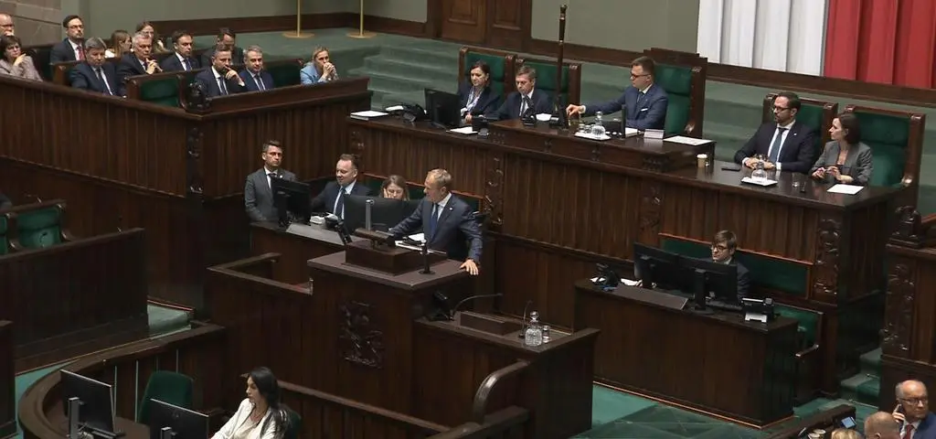 Najpierw expose, potem seria pytań. Premier odpowiada. Oglądaj transmisję